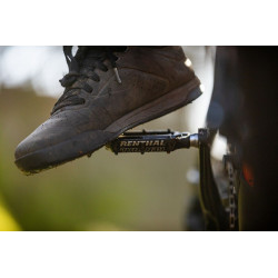 REVO-F FLAT PEDAL BK - 49100082 - Dr Rider